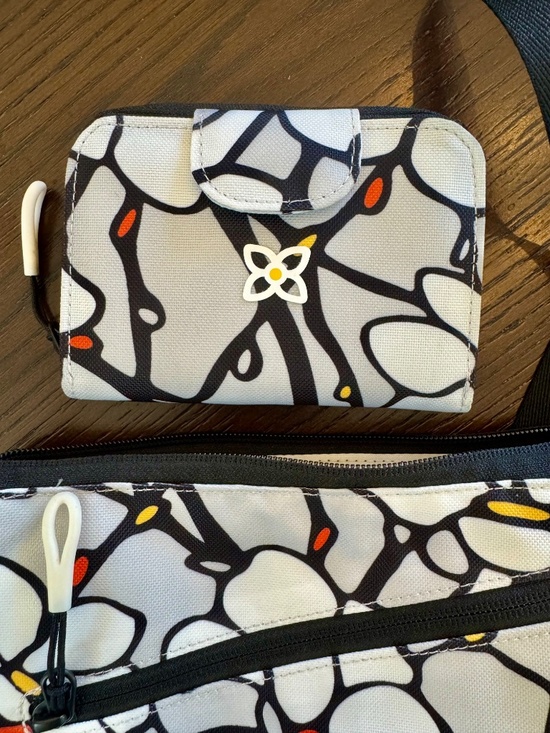 Sherpani Crossbody Zoom Bag & Barcelona Wallet “Magnolia” - Picture 7 of 15